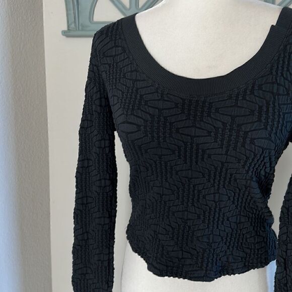 NWOT Free People Black Scoop Neck Long Sleeves Textured S Activewear Workout - Picture 5 of 9